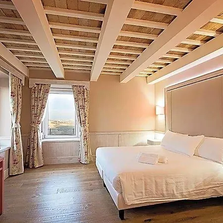 Officina Del Sole 3* Montegiorgio